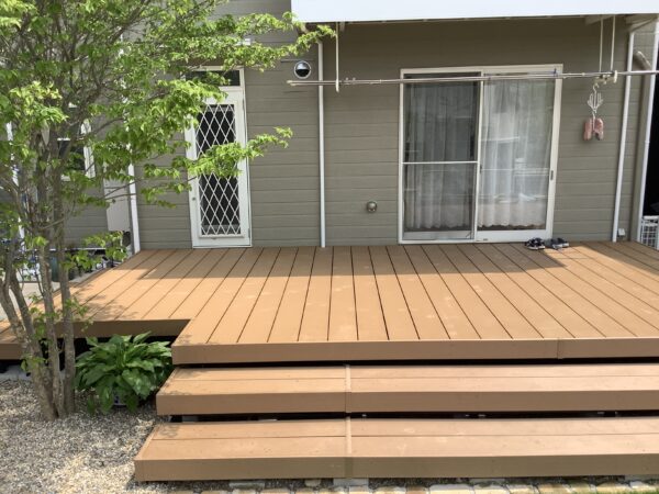 Nisshin City Completed wooden deck